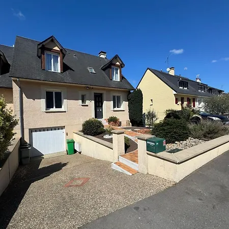 Дом отдыха Magnifique Maison A 10 Minutes Des 24h Du Mans *